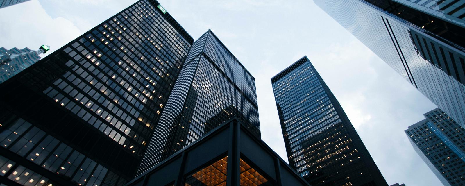 Points of view - 1 question, 3 experts: How to harness the risk aversion premium embedded in equity volatility or corporate bonds?